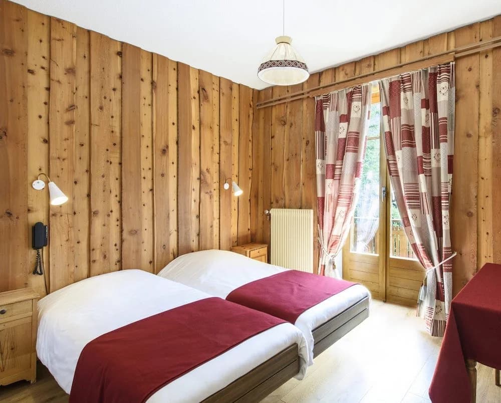 Chambre Tribu 4-5 personnes — Grand Hôtel & Kurhaus Arolla